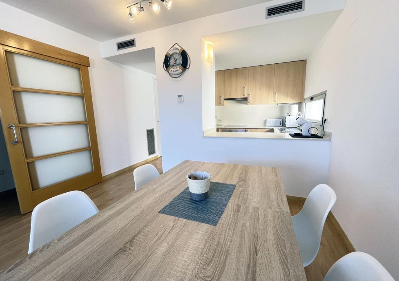 2-Bedroom Brand New Apartment Steps From The Beach Llançà Exterior foto