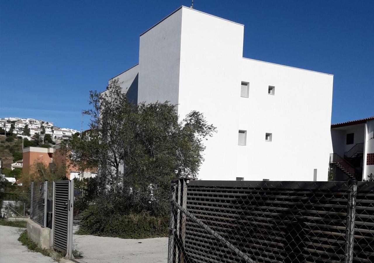 2-Bedroom Brand New Apartment Steps From The Beach Llançà Exterior foto