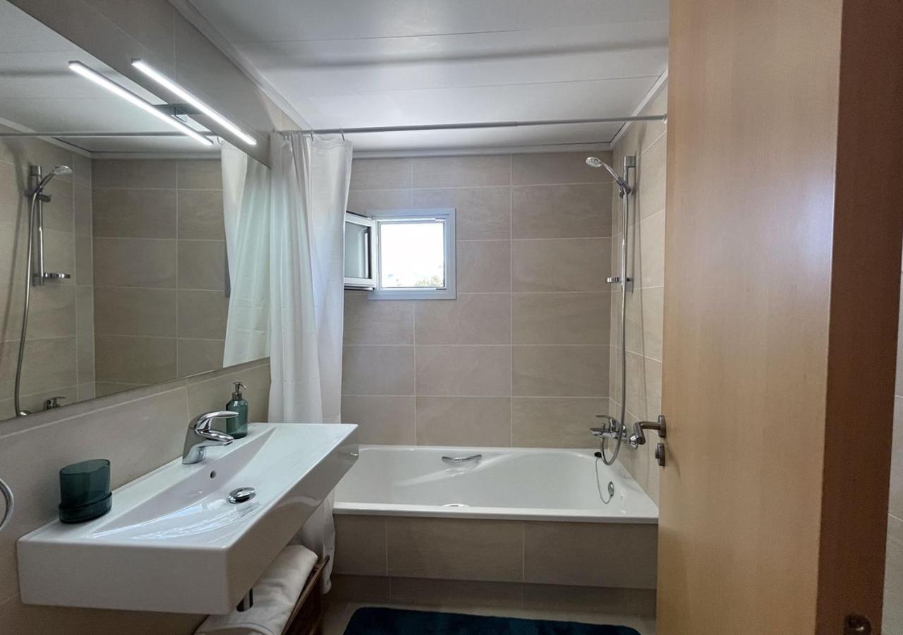 2-Bedroom Brand New Apartment Steps From The Beach Llançà Exterior foto
